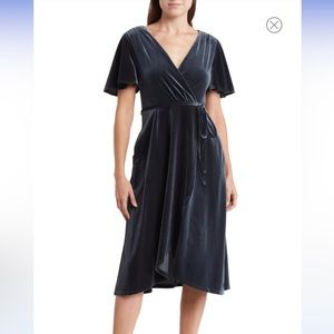 Vince Camuto Flutter Sleeve Velvet Faux Wrap Dress With Pockets - navy - 12